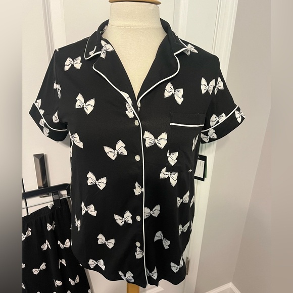 Kate Spade Black and White Bow Tie Short Sleeve 2 Piece Pajama Set Sz S NWT - Picture 2 of 7